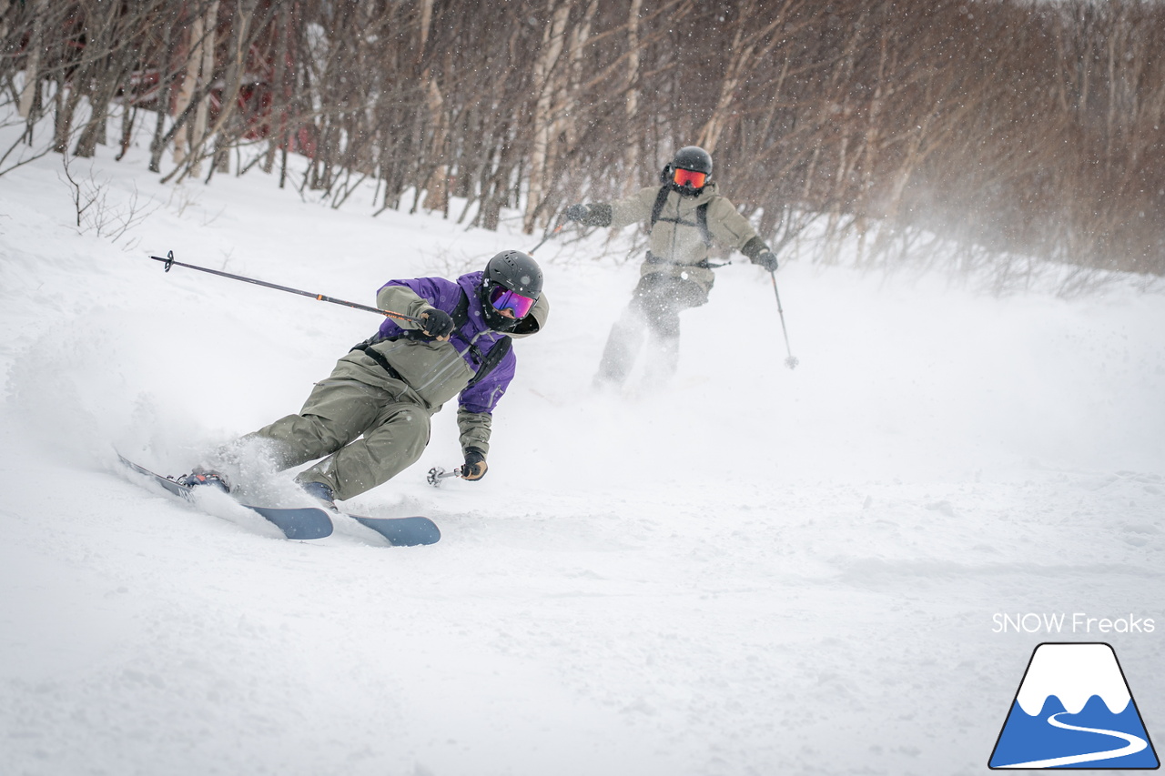 サッポロテイネ｜プロスキーヤー・中西太洋さんが、今季 SNOW Freaks 初登場。コンディション良好なゲレンデ＆パウダーを滑る、そして、撮る！